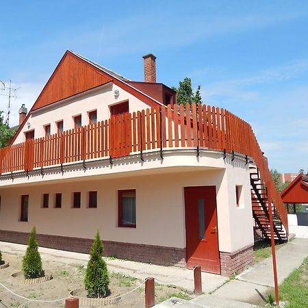Napsugar Apartman Baja Buitenkant foto