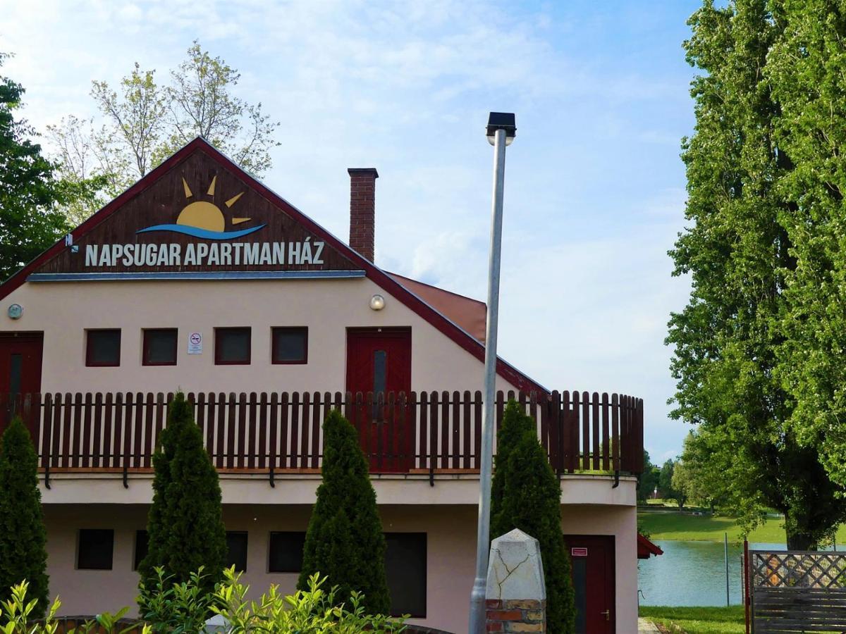 Napsugar Apartman Baja Buitenkant foto