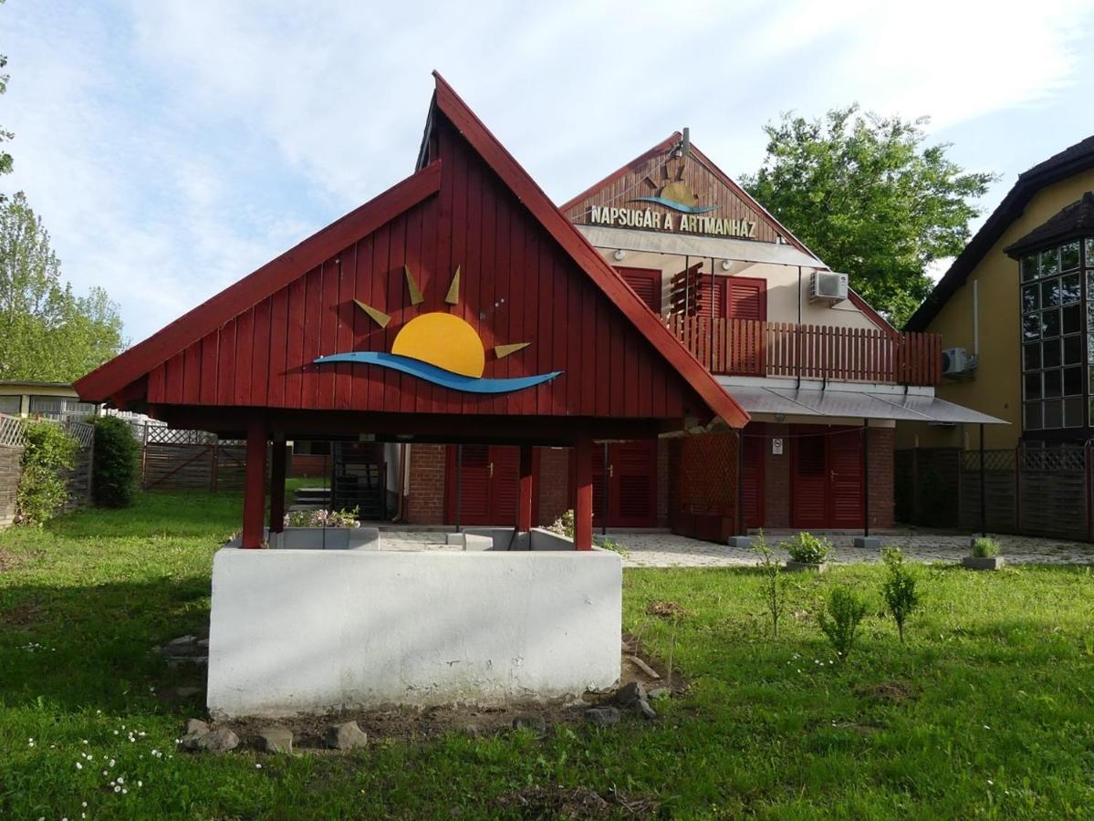Napsugar Apartman Baja Buitenkant foto