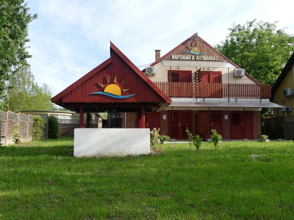 Napsugar Apartman Baja Buitenkant foto