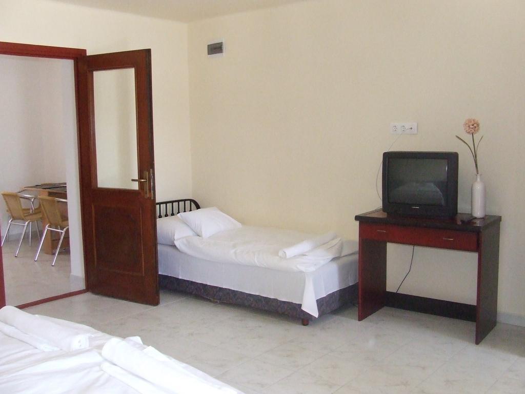 Napsugar Apartman Baja Kamer foto