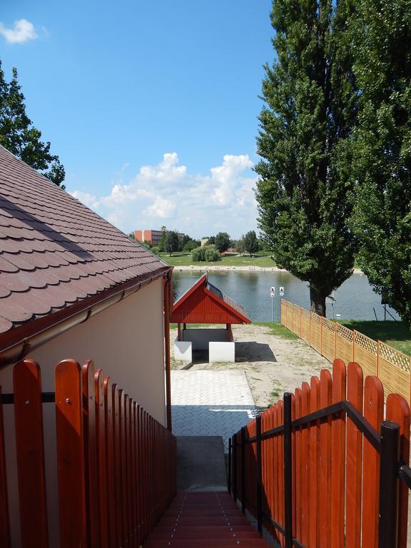 Napsugar Apartman Baja Kamer foto